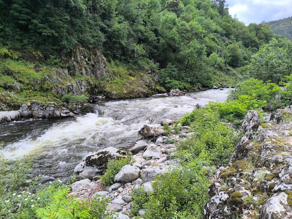 Eaux vives de l'Eyrieux — vallée de Saint-Sauveur-de-Montagut, Ardèche